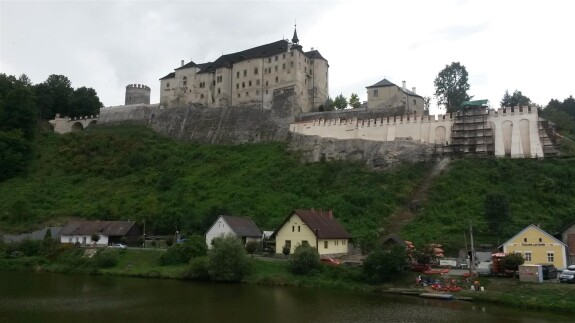 K atraktivním turistickým cílům Posázaví patří i hrad Český Šternberk.