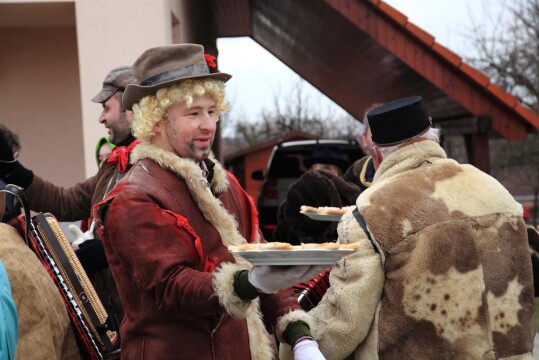 Tradice Vodění medvěda je díky Týnečákům stále živá