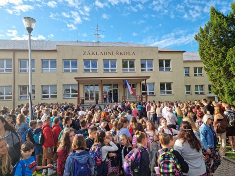 Po dvouleté covidové pauze konečně zavlála česká vlajka a nad ní modrá obloha